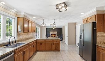 71 Rolling Hill Dr, Exeter, RI 02822