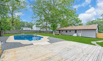 356 Railroad Ave, Bayville, NJ 08721