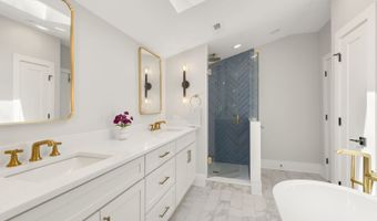903 N Vail Ave, Arlington Heights, IL 60004