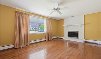 32 Brookfarm Rd, North Providence, RI 02904