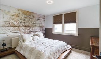 821 Post Rd, Warwick, RI 02888