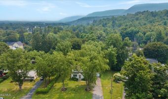 9 Sunset Dr, Altamont, NY 12009