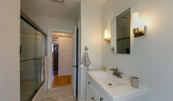 2 E Blvd 2, Middletown, RI 02842