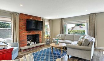 56 King Philip Rd, Narragansett, RI 02882