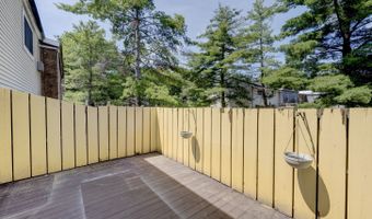 132 Sutton Pl 132, Bloomfield, CT 06002