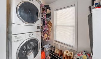 113 Chapel Pl, Amsterdam, NY 12010