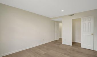 4600 DUKE St 1501, Alexandria, VA 22304
