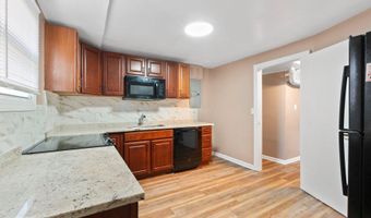 7852 OREANA Dr, Annandale, VA 22003