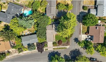 15025 NW Oak Hills Dr, Beaverton, OR 97006