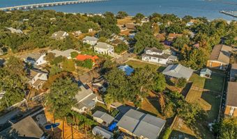 130 Carroll Ave, Bay St. Louis, MS 39520