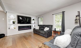 8710 Maple View Dr, Indianapolis, IN 46217