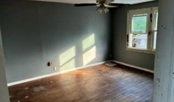 3003 Moore St, Ashland, KY 41101