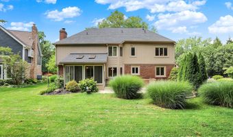 9015 Admirals Pointe Dr, Indianapolis, IN 46236