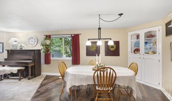 13063 BROOKSIDE Dr, Aurora, OR 97002