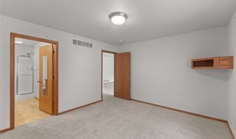 838 Lindsay Ct SW, Altoona, IA 50009