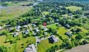 24 Seaspray Way, Little Compton, RI 02837