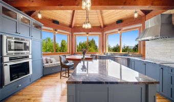 119 Moat View Dr, Albany, NH 03813