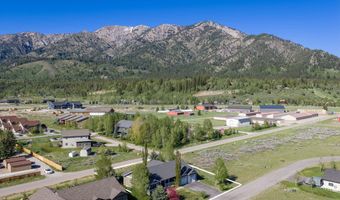 216 COLUMBINE St, Alpine, WY 83128