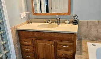 140 Alden Ave, Warwick, RI 02886