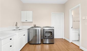 7092 Secrest Ct, Arvada, CO 80007