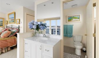 5 Defenders Row, Newport, RI 02840