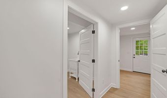 263 NE Oak Hill St, Abingdon, VA 24210