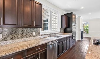 322 N GEORGE MASON Dr, Arlington, VA 22203