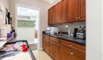 30 Country Squire Dr, Cromwell, CT 06416