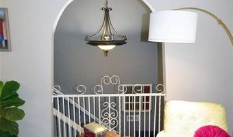 872 Village Brook Ct, Ballwin, MO 63021