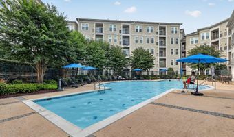 2465 ARMY NAVY Dr 1-202, Arlington, VA 22206