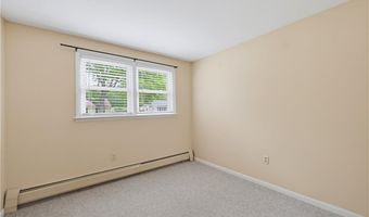 29 Rosedale Dr, Bristol, RI 02809