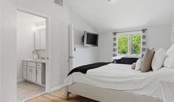 5 Aurora Dr, Cumberland, RI 02864
