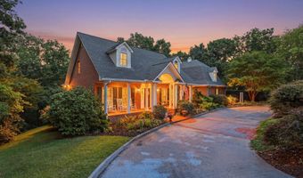 355 Smoke Rise Dr, Baldwin, GA 30511