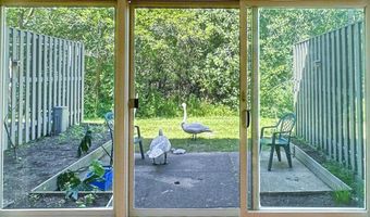 609 Watersedge Dr, Ann Arbor, MI 48105