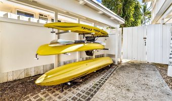 1036 Mokulua Dr, Kailua, HI 96734