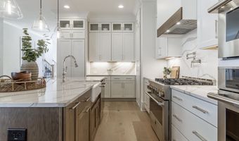 609 N Salem St, Apex, NC 27502