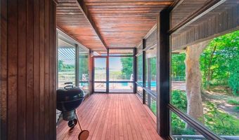 275 Boston Neck Rd, Narragansett, RI 02882