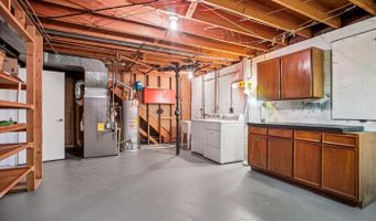 8928 CHELTONHAM Pl, Annandale, VA 22003