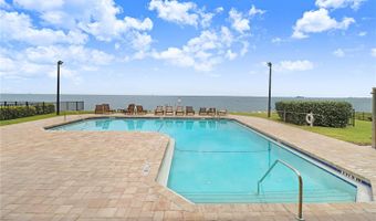6104 LAGOMAR Ln, Apollo Beach, FL 33572