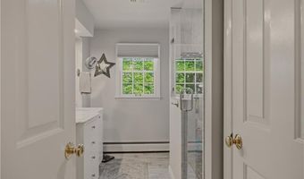 11 Carol Ave, Bristol, RI 02809