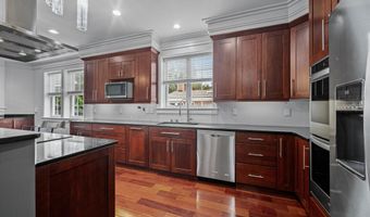 9715 SINGLETON Dr, Bethesda, MD 20817