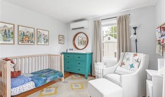 25 Marshall Way, East Providence, RI 02916