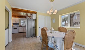 319 Old Causeway Rd, Atlantic Beach, NC 28512