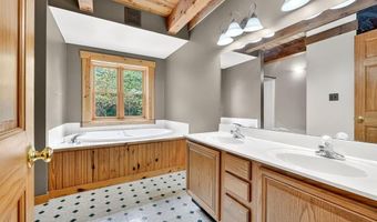 577 Schluersburg Rd, Augusta, MO 63332