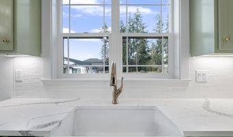 1240 Lighthouse Ln, Brookings, OR 97415