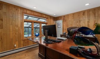 788 Namquid Dr, Warwick, RI 02888