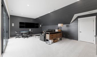5272 Greyson Heights Dr, Auburn, IN 46706