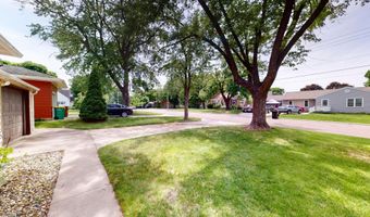 904 Clausen Ave, Albert Lea, MN 56007