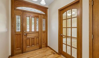 904 Cottage St, Adel, IA 50003