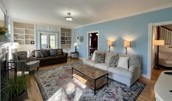 2 Mountain Ave, Bar Harbor, ME 04609
